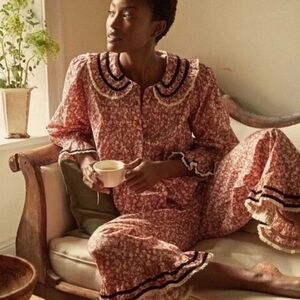 DOEN Casta pant in the "Rouge Pomme et Poire" floral pattern Size S